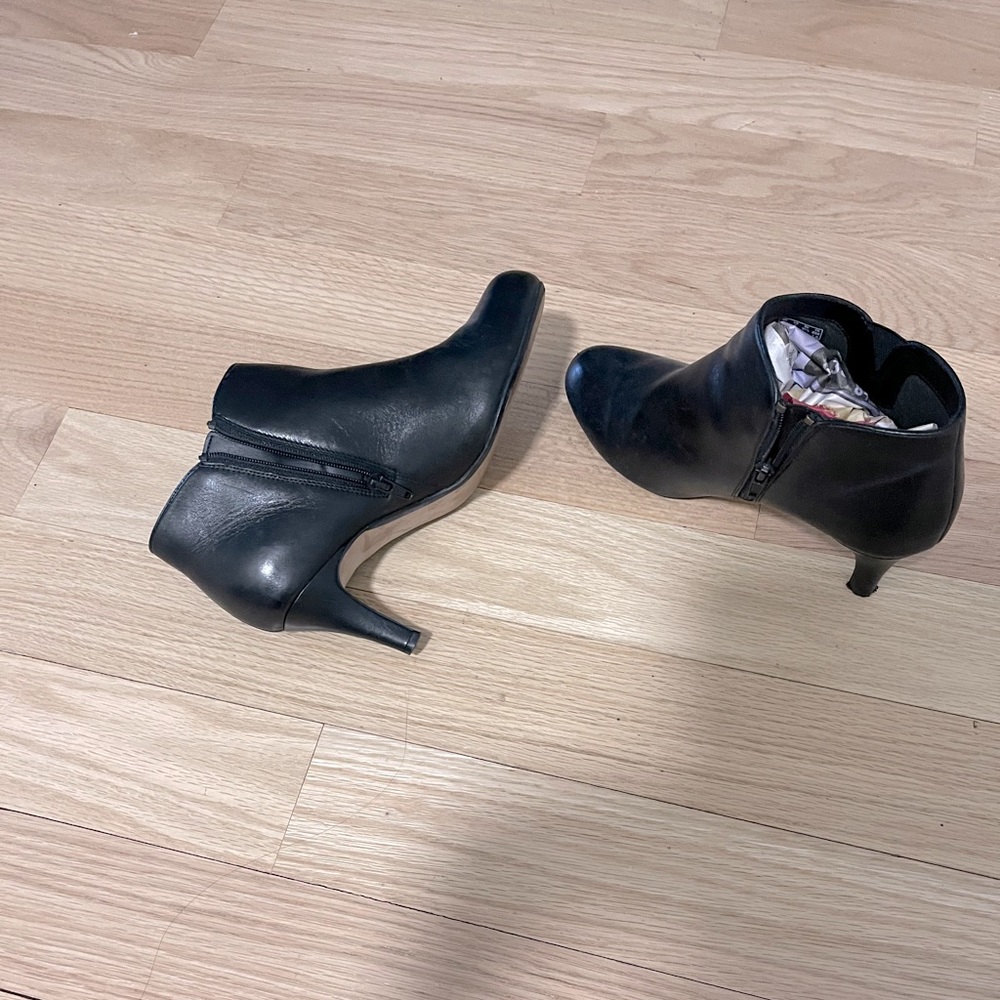 Clark booties, Size 7, black